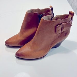 FRYE BRAND NEW REINA BOOTIES